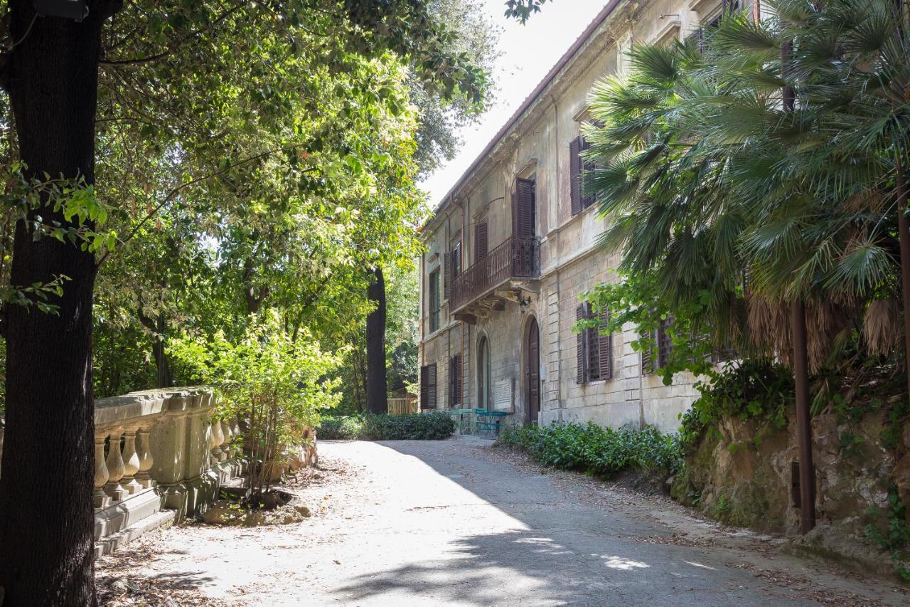 Gasthof Beyond Colosseum Rom